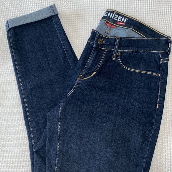 NWOT Levi’s Curvy Skinn  Dark Wash Ankle Jeans - Picture 1 of 7